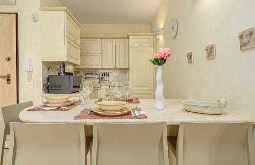 Golfo Aranci Apartment | Apartment 'Mazzini' with Sea View, Wi-Fi and Air Conditioning