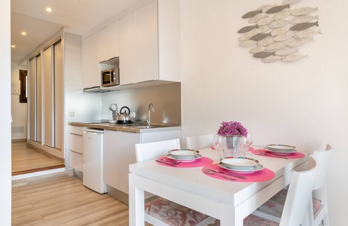 Cala Ferrera Apartment | Apartment 'Medusa' with Sea View, Wi-Fi and Air Conditioning