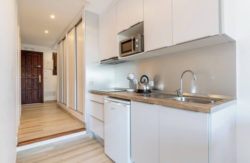 Cala Ferrera Apartment | Apartment 'Medusa' with Sea View, Wi-Fi and Air Conditioning