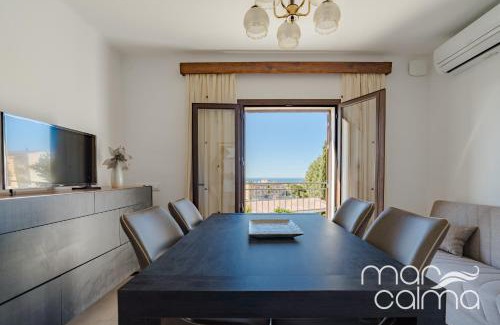 Creixell Apartment | Apartment Mirador Creixell by MarCalma