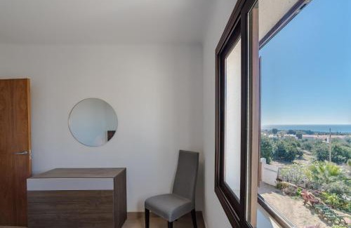 Creixell Apartment | Apartment Mirador Creixell by MarCalma