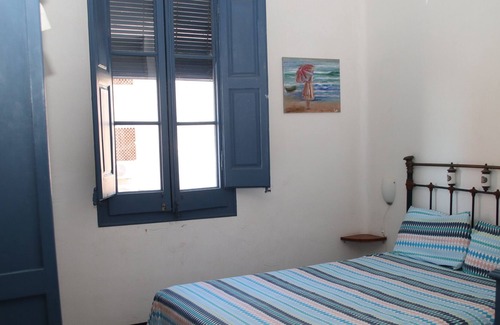 Sant Salvador Apartment | Apartment 'Miramar' with Sea View, Wi-Fi and Air Conditioning