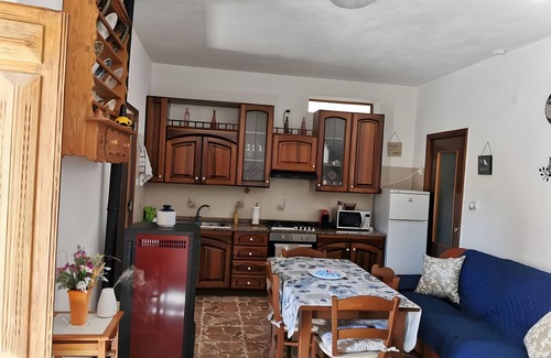 Fluminimaggiore Apartment | Apartment 'Mistral House - Sud Ovest' with Balcony, Wi-Fi and Air Conditioning