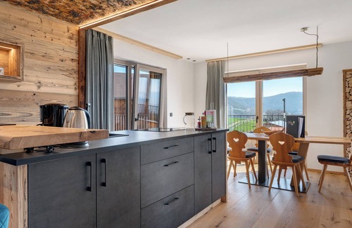 Salonetto Apartment | Apartment 'Moarhof Rosmarin' with Mountain View, Private Terrace and Wi-Fi