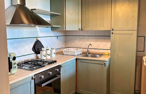 Capalbio Apartment | Apartment 'Moraiolo' with Shared Pool, Wi-Fi and Air Conditioning