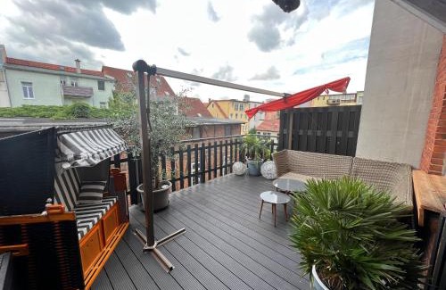 Jena Apartment | Apartment Napoleon, Nähe Zentrum, 2 Schlafzimmer, großer Balkon, free Wifi ,Parken