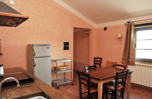 Castiglione del Lago House | Apartment near Lake Trasimeno with Pool