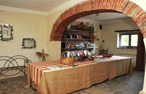 Castiglione del Lago House | Apartment near Lake Trasimeno with Pool