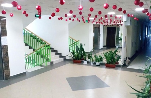 Dzerzhyns'kyi District Apartment | Apartment near Alekseevskaya (229)