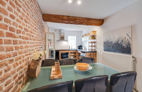 Mesch Apartment | Apartment near town center in Mesch