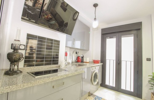 Alfalfa Apartment | Apartment next to the Cathedral, with private patio and balcony