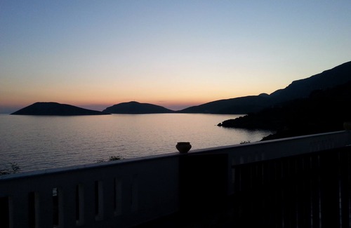 Kalymnos Apartment | Apartment next to the sea and under climbing sectors. Quiet place excellent view