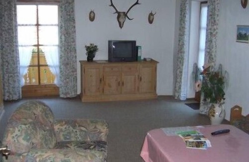 Aufham Apartment | Apartment no. 1, 27m², living/bedroom, balcony, TV, 2 pers.