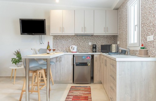 Panormos Apartment | Apartment 'No 16' with Shared Pool, Wi-Fi and Air Conditioning