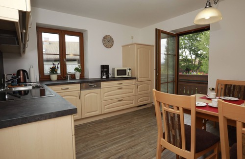 Uebersee Apartment | Apartment no. 3 with mountain view, 62m², modern furnishings and very large south/east-facing balcony