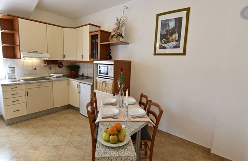 Tar-Vabriga Apartment | Apartment NOEMI2 Poreč-Tar with swimming pool, games room, barbecue, balcony, Wi-Fi