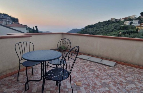 Ficarra Apartment | Apartment 'Numero 6' with Shared Terrace, Wi-Fi and Air Conditioning