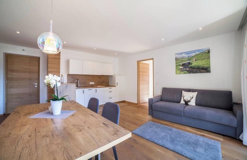 Rifiano Apartment | Apartment Oberegghof Ifinger with Mountain View and Wi-Fi