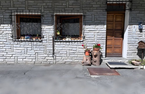 Valtournenche Apartment | Apartment 'Olga - La Roisette' with Mountain View