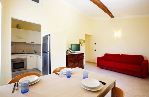 Deiva Marina Apartment | Apartment 'Olivastra' with Mountain View, Wi-Fi and Air Conditioning