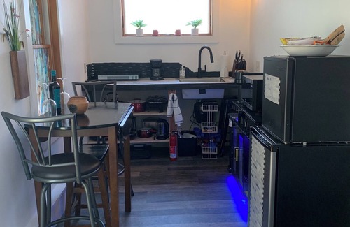 Brunswick Apartment | Apartment on Boody Street, walk to Bowdoin College. Pet-friendly!