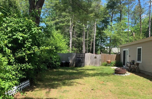 Brunswick Apartment | Apartment on Boody Street, walk to Bowdoin College. Pet-friendly!