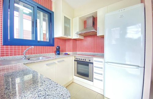 L'Ampolla Condo | Apartment on firs line sea