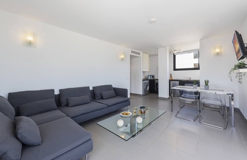 Puerto de Pollensa Apartment | Apartment on the first line of the sea with communal pool overlooking the sea