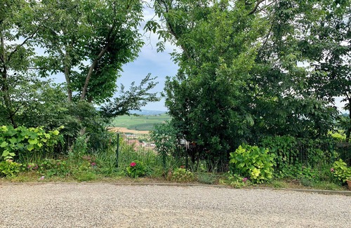 Piobesi d'Alba Apartment | Apartment on the outskirts of Alba with stunning views of the Roero hills