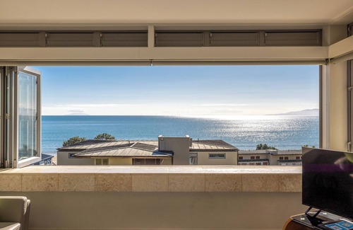 Onetangi Apartment | Apartment On The Beach
