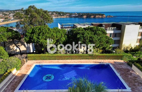 Sant Feliu de Guixols Apartment | APARTMENT ON THE BAY OF S'AGARÓ WITH POOL AND PARKING IN PRESTIGIOUS AREA