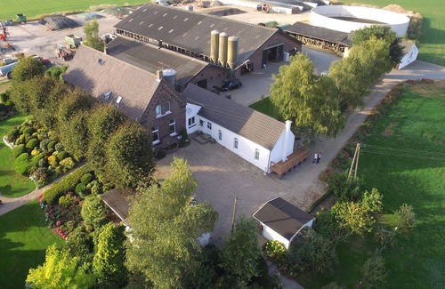 Emmerich Apartment | Apartment on the farm of multi-generations
