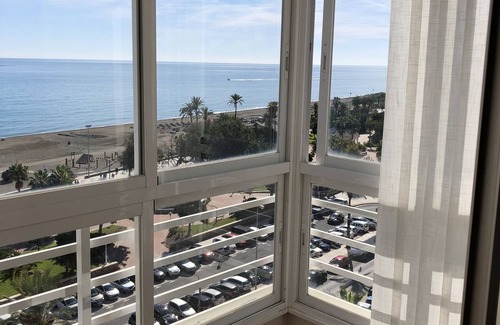 Torre del Mar Condo | Apartment on the beachfront equipped and with excellent sea views