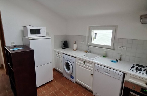 Locmariaquer House | Apartment on the ground floor of a superb farmhouse in a landscaped park. You will be there alone