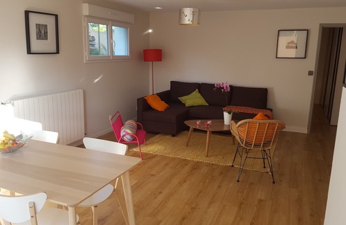 Anglet Apartment | Apartment on the ground floor of a villa with a large swimming pool, beaches on foot.