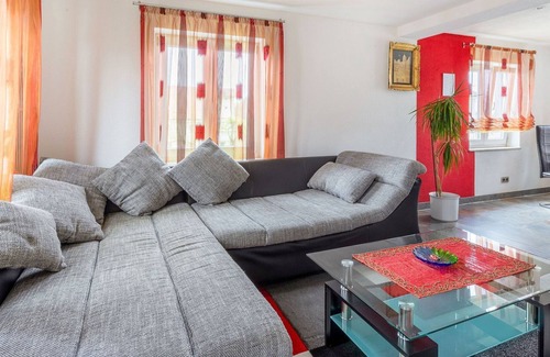 Altshausen Apartment | Apartment only 100 m from Althausen Castle.