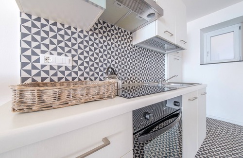 Milazzo Apartment | Apartment 'Orlando' with Sea View, Wi-Fi and Air Conditioning