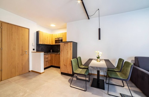 Lagundo Apartment | Apartment 'Pauli 4' with Mountain View, Shared Garden and Wi-Fi