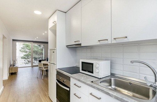 L'Escala Apartment | Apartment 'Pedrera 2 Dormitorios' with Sea View, Private Terrace and Air Conditioning