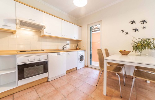 Charneca de Caparica e Sobreda Apartment | Apartment Pedro - Cozy Apartment in a Golf Resort at a short distance to the sea