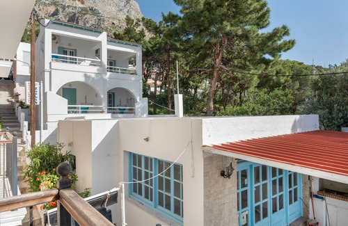 Massouri Apartment | Apartment 'Persefoni Side Sea View' with Shared Garden, Wi-Fi and Air Conditioning
