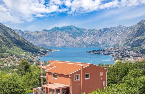 Skaljari Apartment | Apartment Petar 2