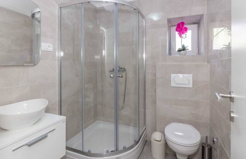 Lovrec Apartment | APARTMENT PETRA, Dobrinče - Makarska