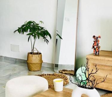 Cocody Apartment | Apartment Pool- Balcony- Parking- Self CheckIn- WIFI -A3