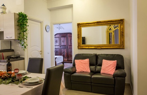 Vatican Apartment | Apartment “Primavera holidayhouse" center Rome 100m from the Vatican Free WIFI