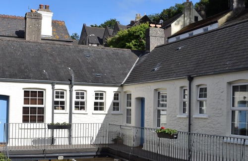 Torquay City Centre Apartment | Apartment-Private Bathroom