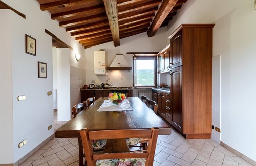 Lisciano Niccone Other | Apartment 'Pugnano Alto- Girasole' with Shared Pool, Private Terrace and Wi-Fi