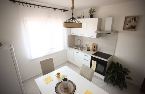 Muline Apartment | Apartment Rada - 150 m from the sea: A4(5) - Muline, Island Ugljan, Croatia