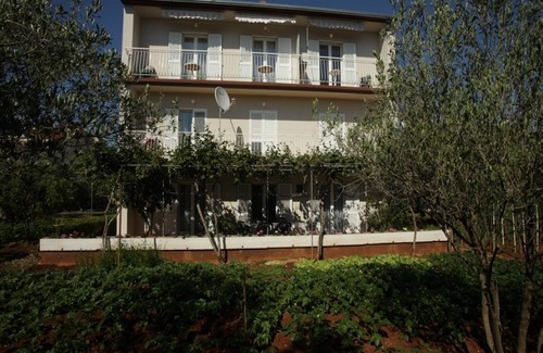 Muline Apartment | Apartment Rada - 150 m from the sea: A4(5) - Muline, Island Ugljan, Croatia