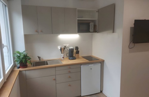 Morgat Apartment | Apartment 'Rdc, Morgat Plage' with Shared Garden and Wi-Fi